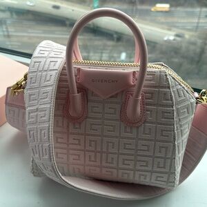 Mini Antigona Leather Satchel Givenchy in Tender Pink